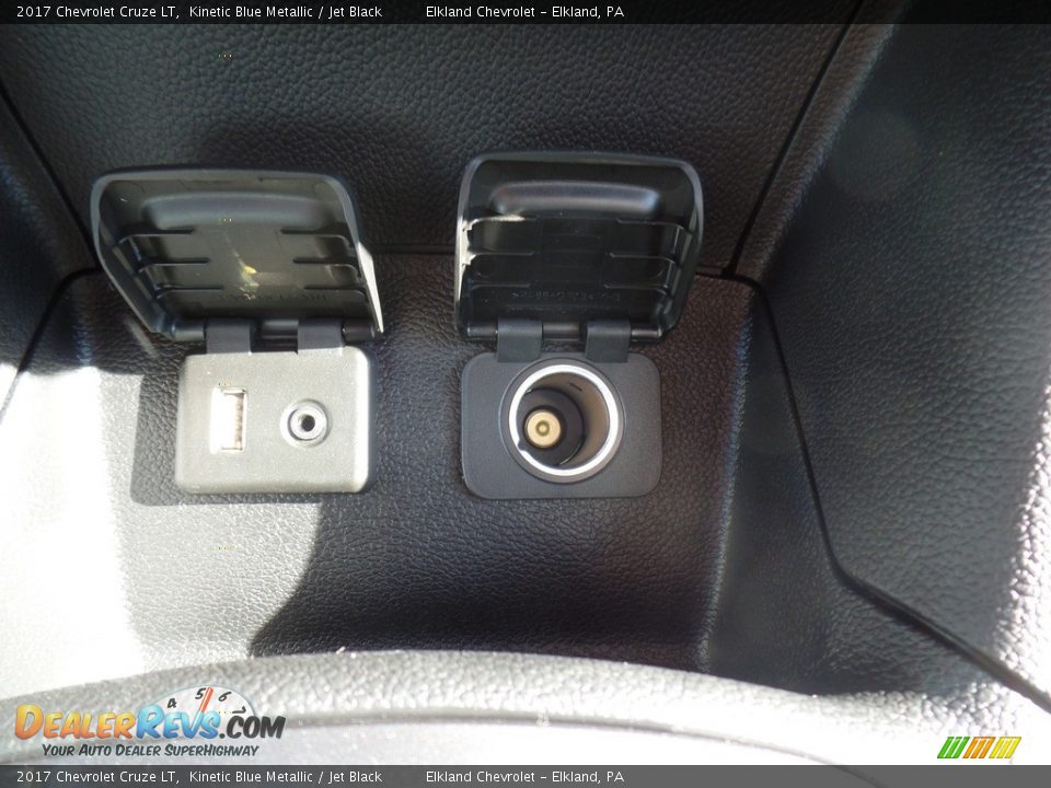 2017 Chevrolet Cruze LT Kinetic Blue Metallic / Jet Black Photo #33