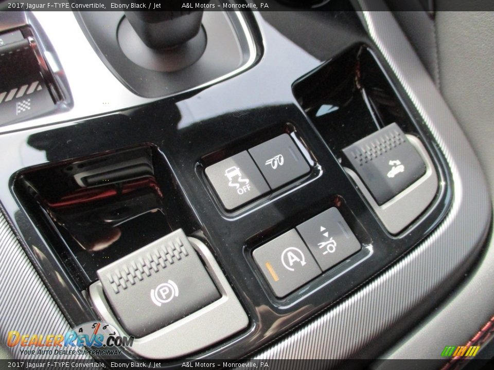 Controls of 2017 Jaguar F-TYPE Convertible Photo #15