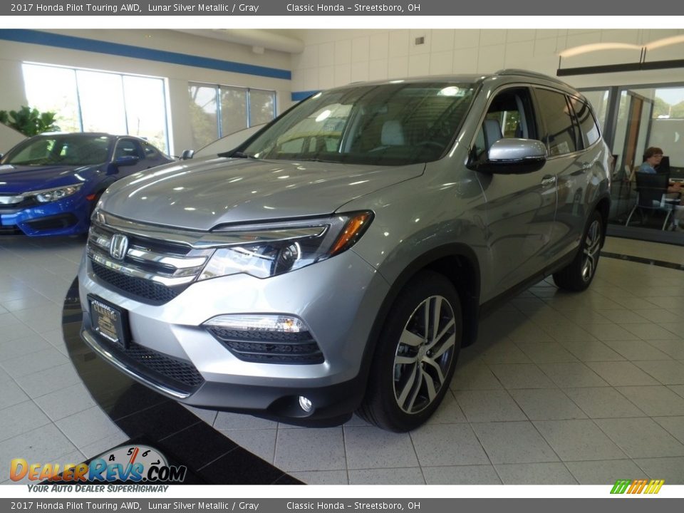 2017 Honda Pilot Touring AWD Lunar Silver Metallic / Gray Photo #1