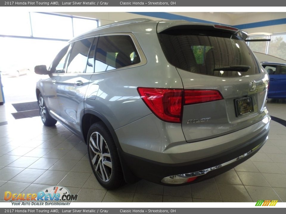 2017 Honda Pilot Touring AWD Lunar Silver Metallic / Gray Photo #2