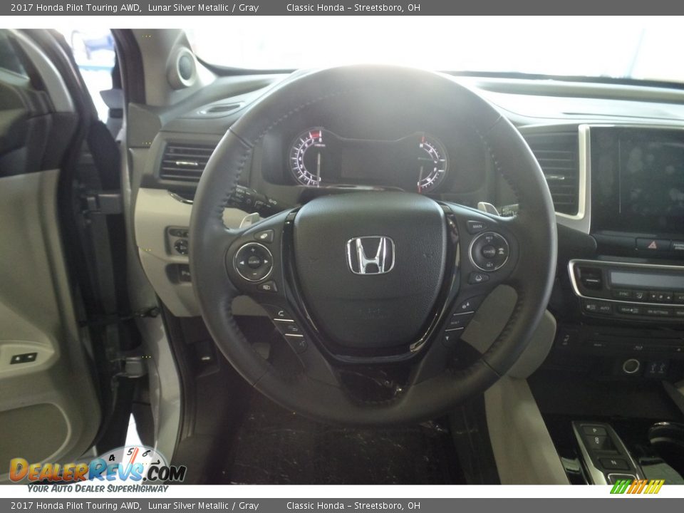 2017 Honda Pilot Touring AWD Lunar Silver Metallic / Gray Photo #11