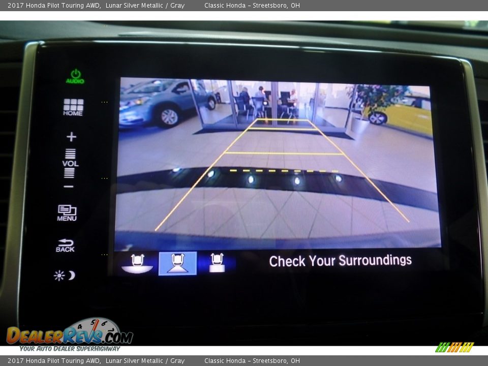 2017 Honda Pilot Touring AWD Lunar Silver Metallic / Gray Photo #12