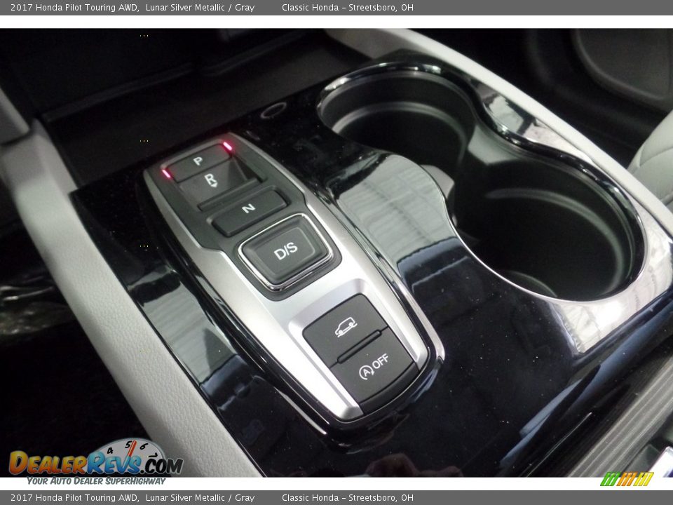 2017 Honda Pilot Touring AWD Lunar Silver Metallic / Gray Photo #15