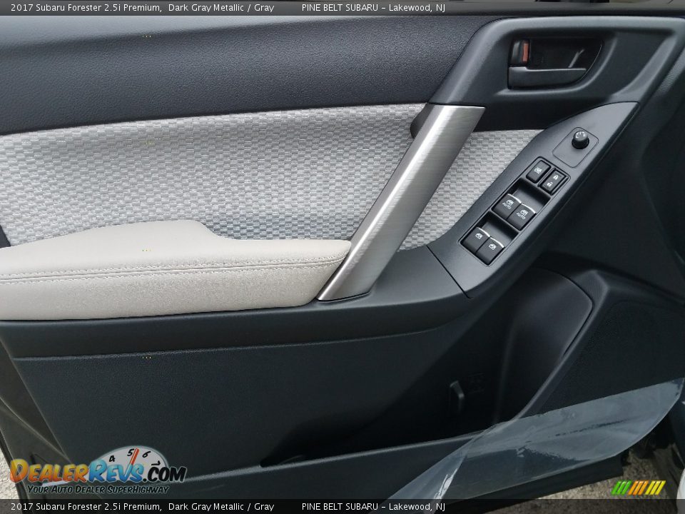 2017 Subaru Forester 2.5i Premium Dark Gray Metallic / Gray Photo #8
