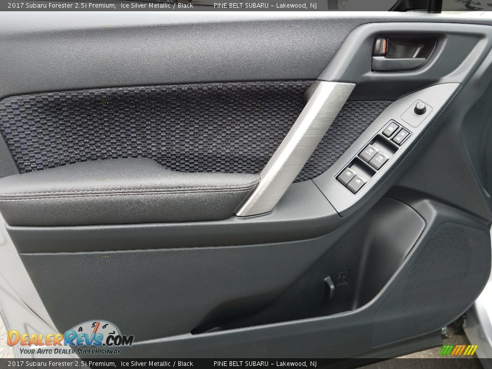 2017 Subaru Forester 2.5i Premium Ice Silver Metallic / Black Photo #8