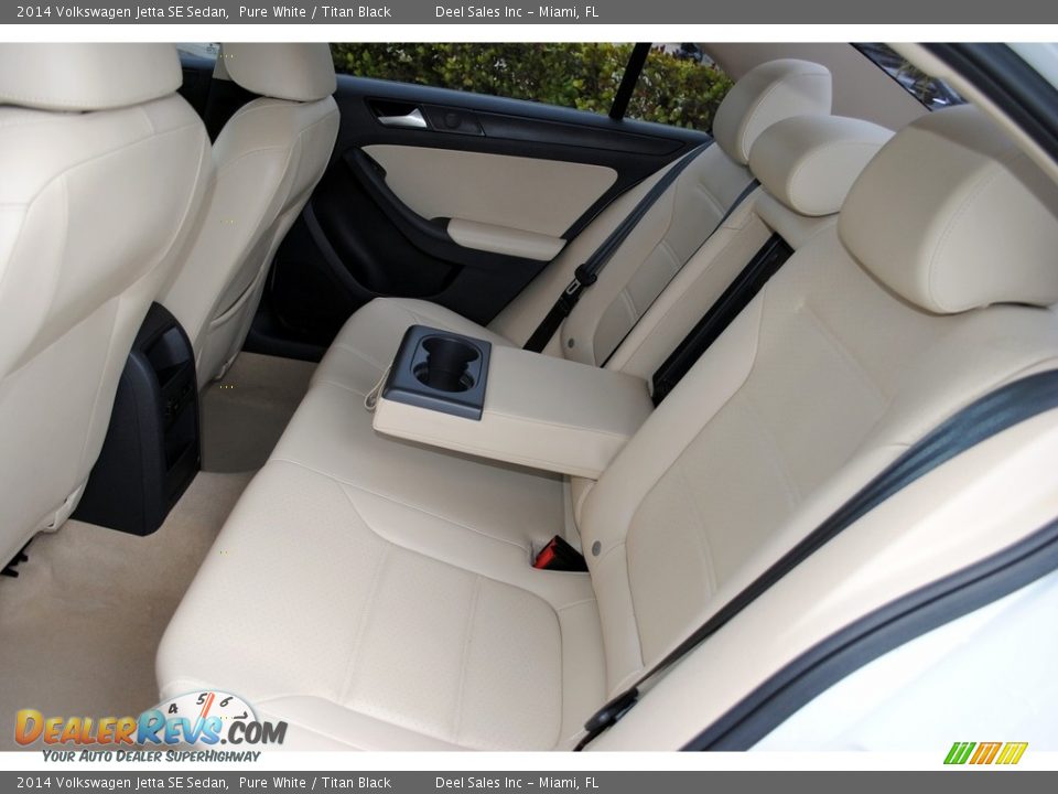 2014 Volkswagen Jetta SE Sedan Pure White / Titan Black Photo #12