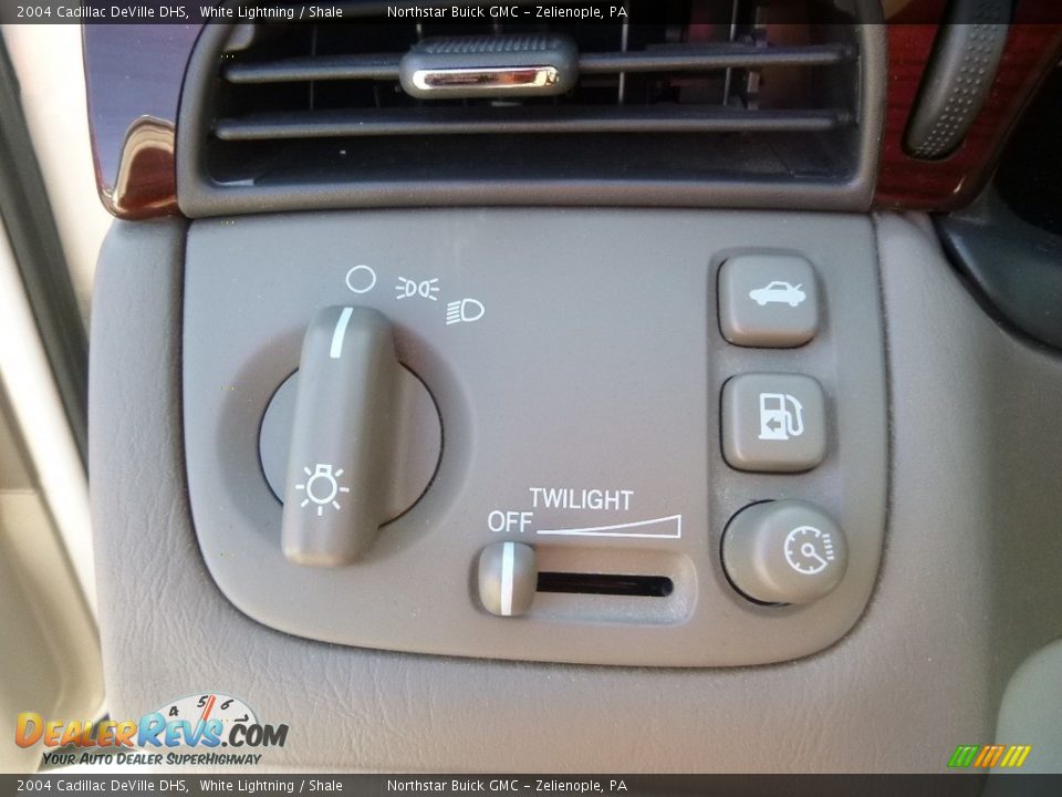 2004 Cadillac DeVille DHS White Lightning / Shale Photo #20