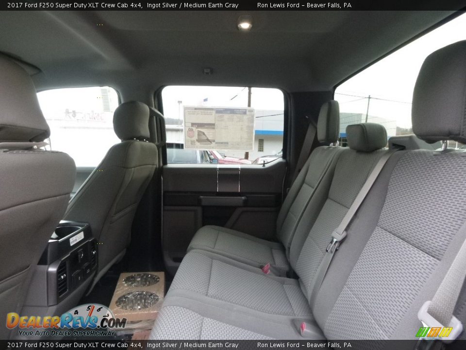 2017 Ford F250 Super Duty XLT Crew Cab 4x4 Ingot Silver / Medium Earth Gray Photo #11