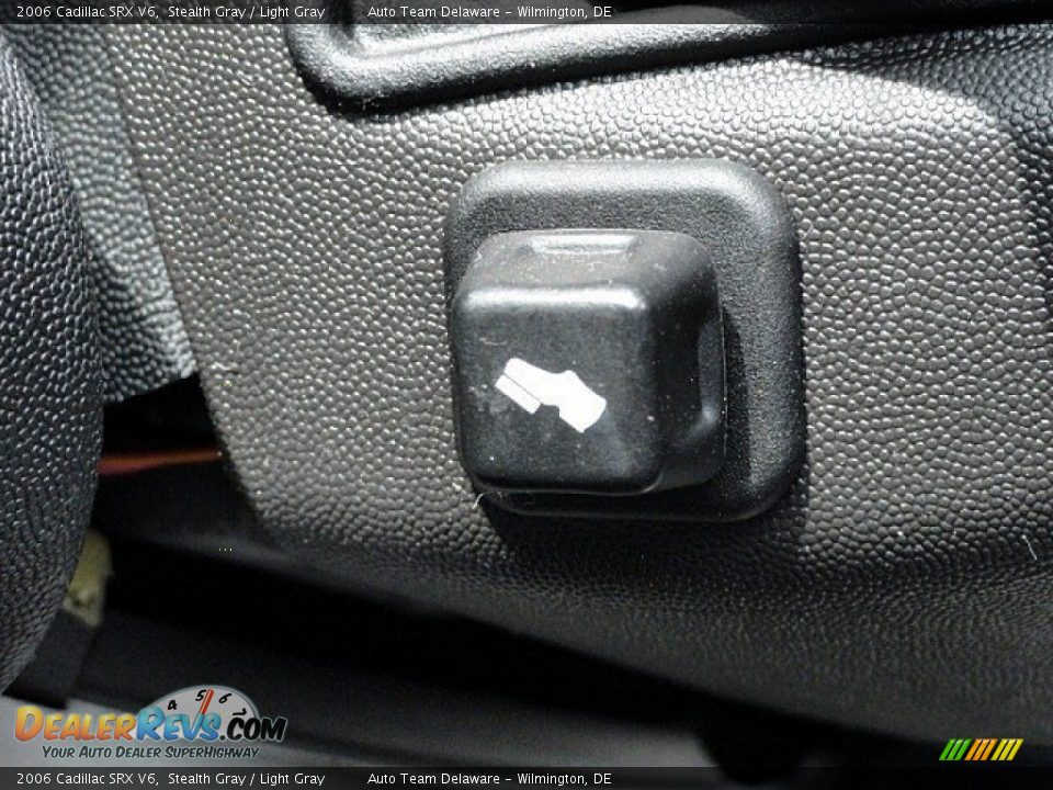 2006 Cadillac SRX V6 Stealth Gray / Light Gray Photo #30
