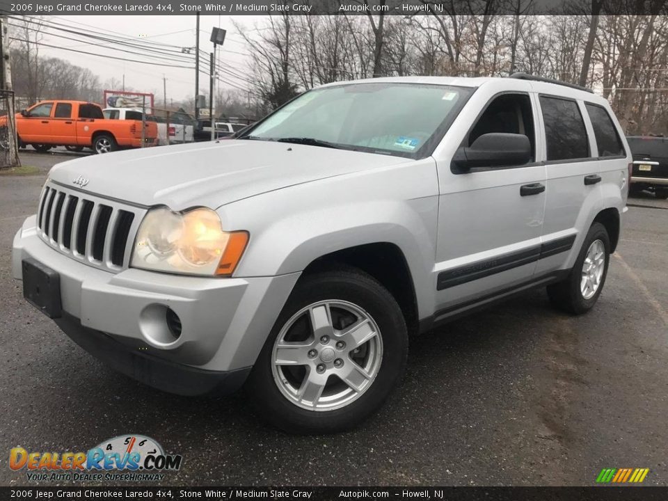 2006 Jeep Grand Cherokee Laredo 4x4 Stone White / Medium Slate Gray Photo #1