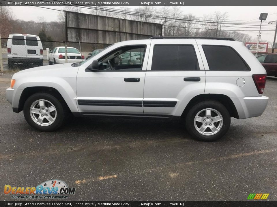 2006 Jeep Grand Cherokee Laredo 4x4 Stone White / Medium Slate Gray Photo #3