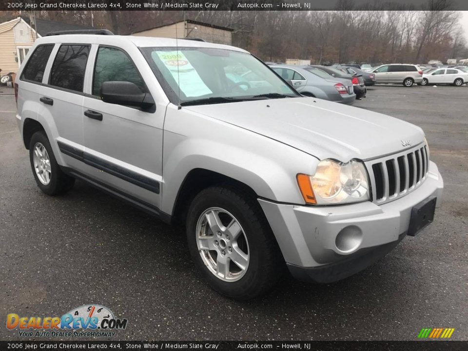 2006 Jeep Grand Cherokee Laredo 4x4 Stone White / Medium Slate Gray Photo #10