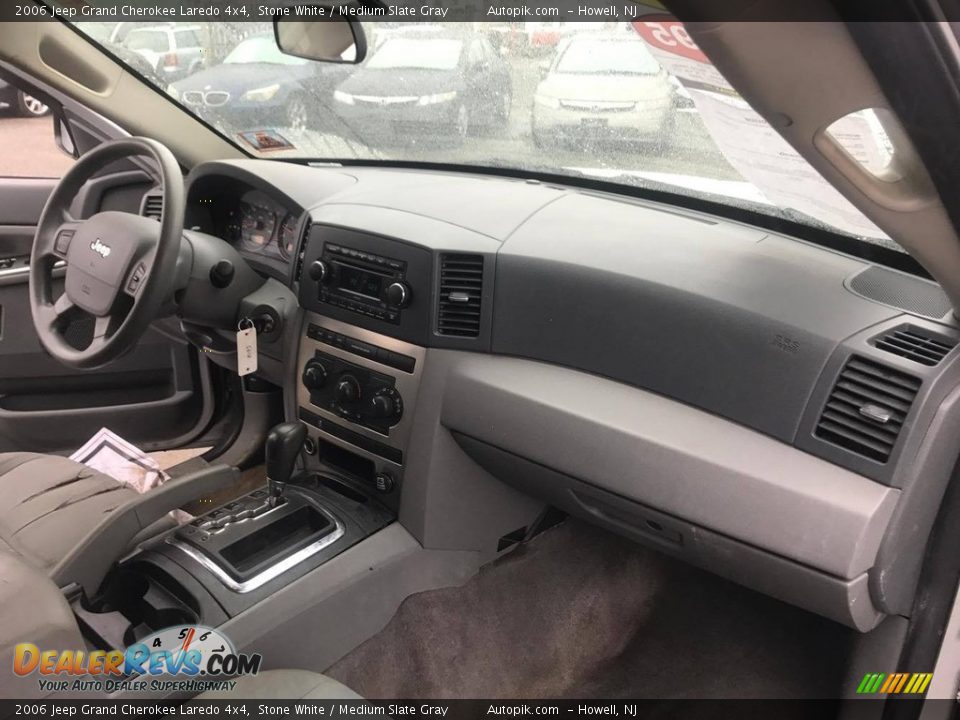 2006 Jeep Grand Cherokee Laredo 4x4 Stone White / Medium Slate Gray Photo #14