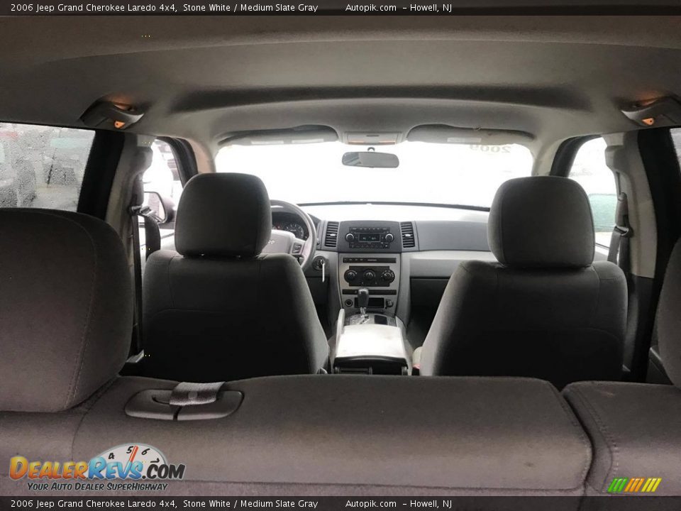 2006 Jeep Grand Cherokee Laredo 4x4 Stone White / Medium Slate Gray Photo #19