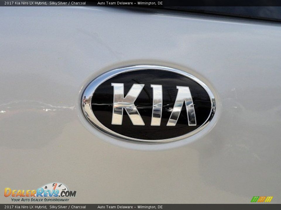 2017 Kia Niro LX Hybrid Silky Silver / Charcoal Photo #23