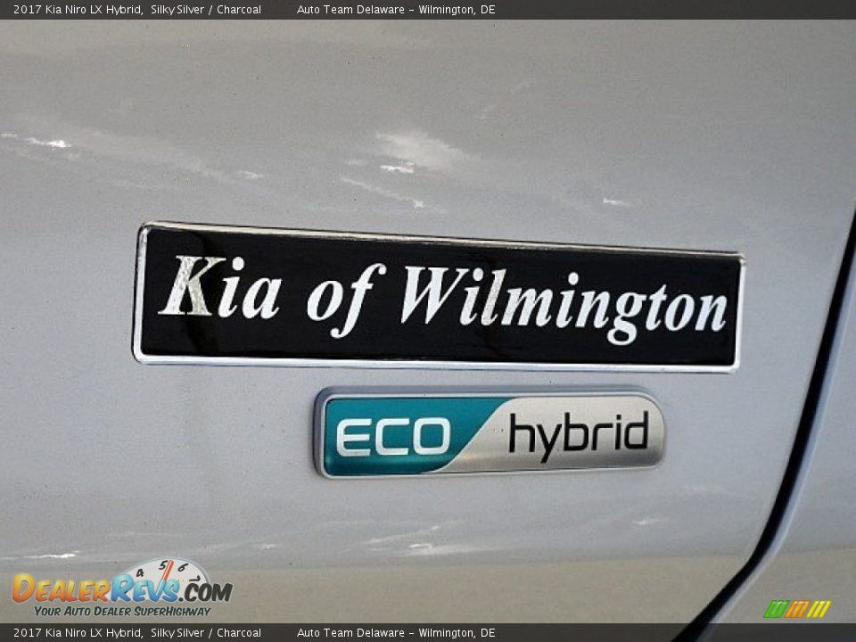 2017 Kia Niro LX Hybrid Silky Silver / Charcoal Photo #25