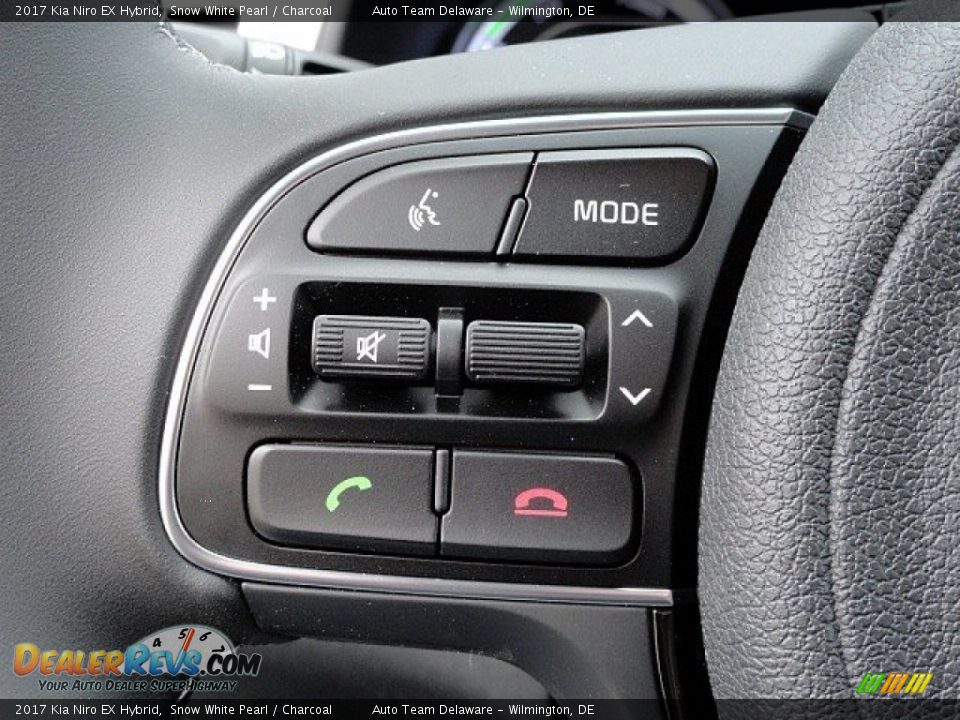 Controls of 2017 Kia Niro EX Hybrid Photo #21