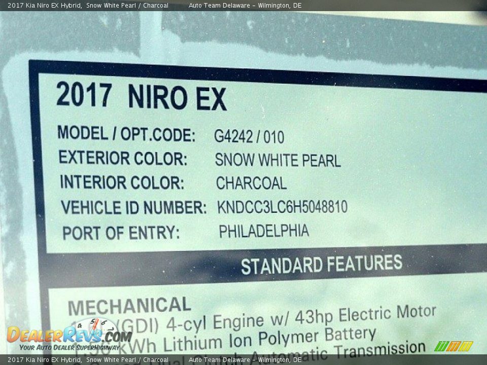2017 Kia Niro EX Hybrid Snow White Pearl / Charcoal Photo #23
