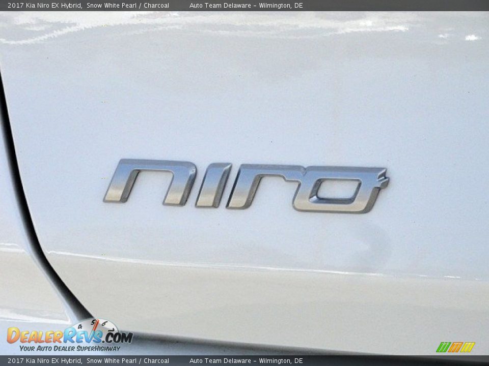 2017 Kia Niro EX Hybrid Snow White Pearl / Charcoal Photo #28