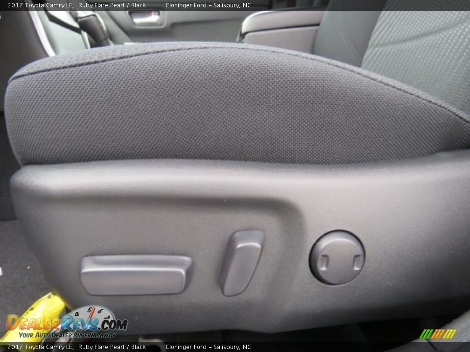 2017 Toyota Camry LE Ruby Flare Pearl / Black Photo #10