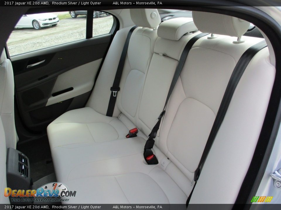2017 Jaguar XE 20d AWD Rhodium Silver / Light Oyster Photo #14