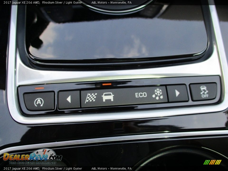 2017 Jaguar XE 20d AWD Rhodium Silver / Light Oyster Photo #18