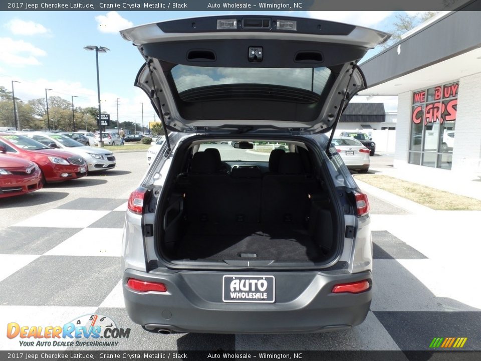 2017 Jeep Cherokee Latitude Granite Crystal Metallic / Black Photo #5