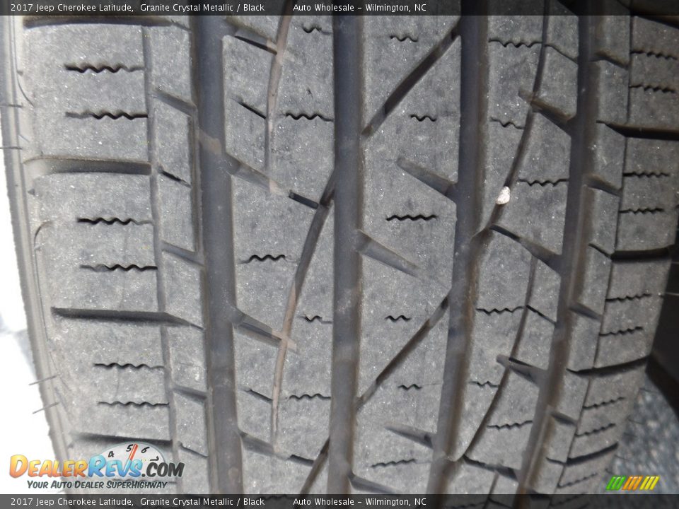 2017 Jeep Cherokee Latitude Granite Crystal Metallic / Black Photo #10