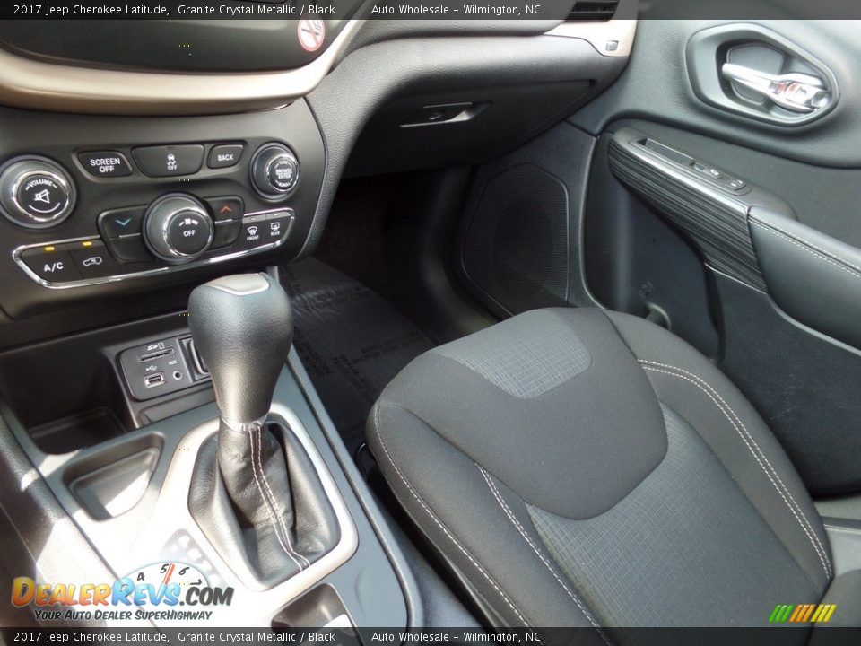 2017 Jeep Cherokee Latitude Granite Crystal Metallic / Black Photo #20