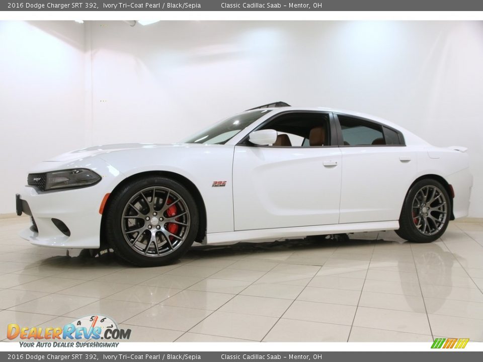 2016 Dodge Charger SRT 392 Ivory Tri-Coat Pearl / Black/Sepia Photo #4