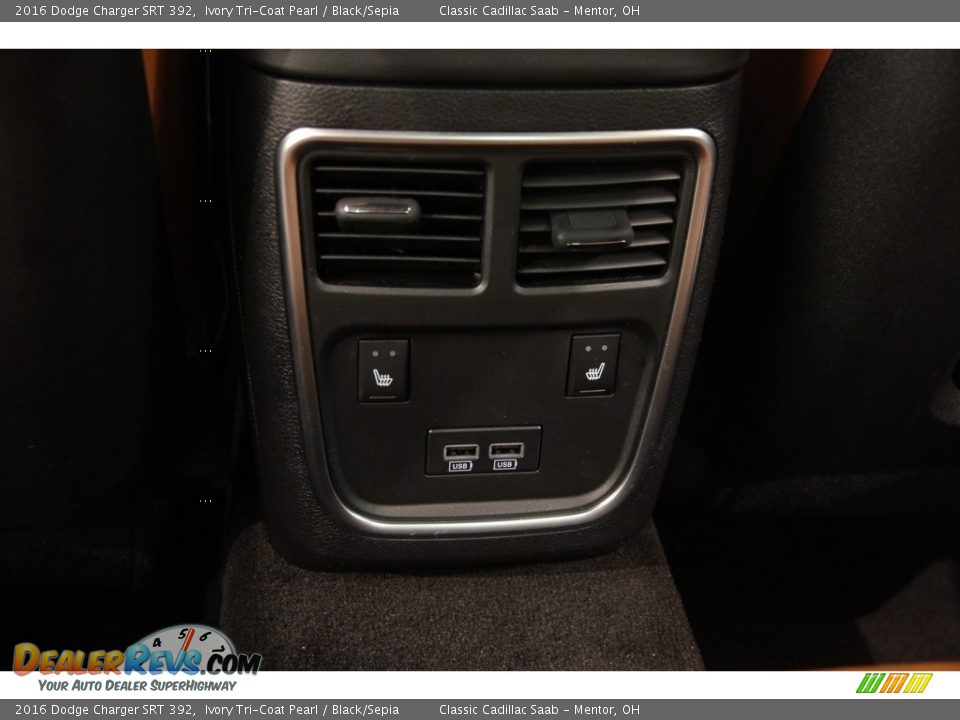 2016 Dodge Charger SRT 392 Ivory Tri-Coat Pearl / Black/Sepia Photo #25