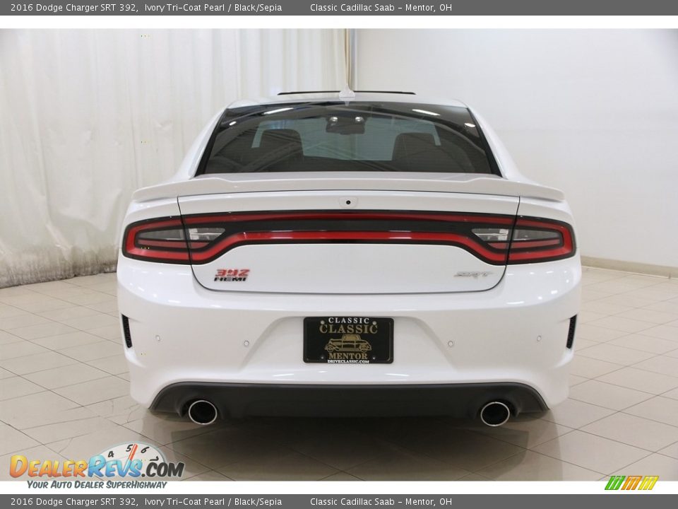2016 Dodge Charger SRT 392 Ivory Tri-Coat Pearl / Black/Sepia Photo #26