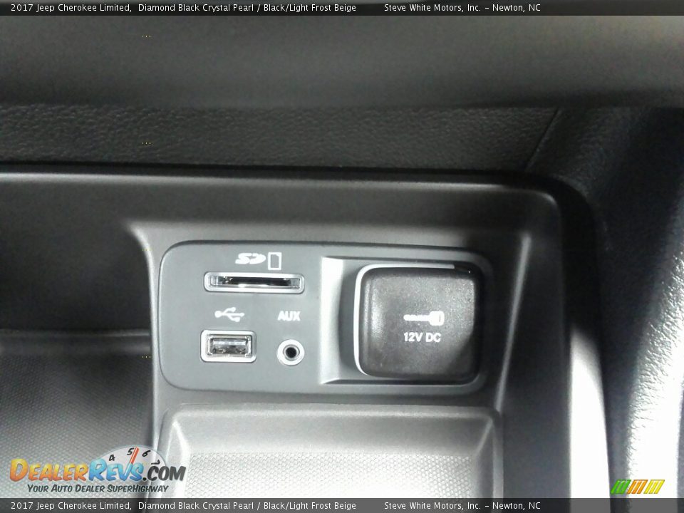 2017 Jeep Cherokee Limited Diamond Black Crystal Pearl / Black/Light Frost Beige Photo #19
