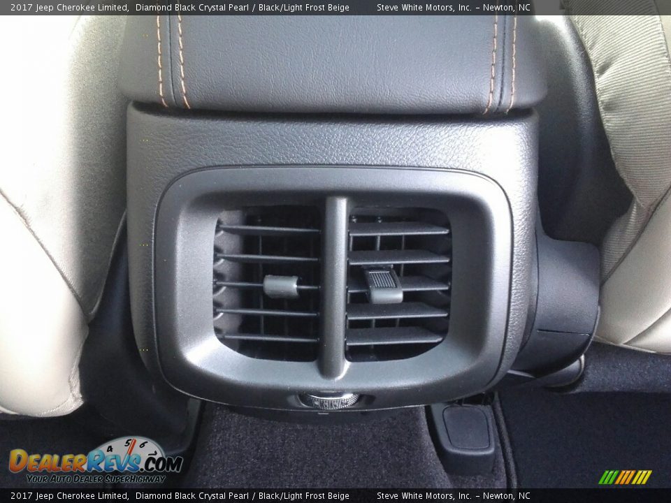 2017 Jeep Cherokee Limited Diamond Black Crystal Pearl / Black/Light Frost Beige Photo #27