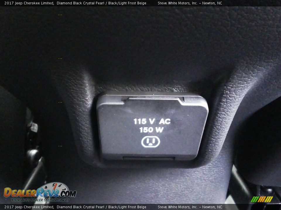 2017 Jeep Cherokee Limited Diamond Black Crystal Pearl / Black/Light Frost Beige Photo #28