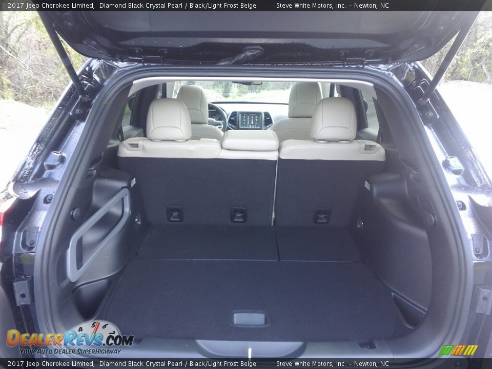 2017 Jeep Cherokee Limited Diamond Black Crystal Pearl / Black/Light Frost Beige Photo #29