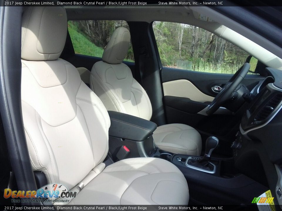 2017 Jeep Cherokee Limited Diamond Black Crystal Pearl / Black/Light Frost Beige Photo #31