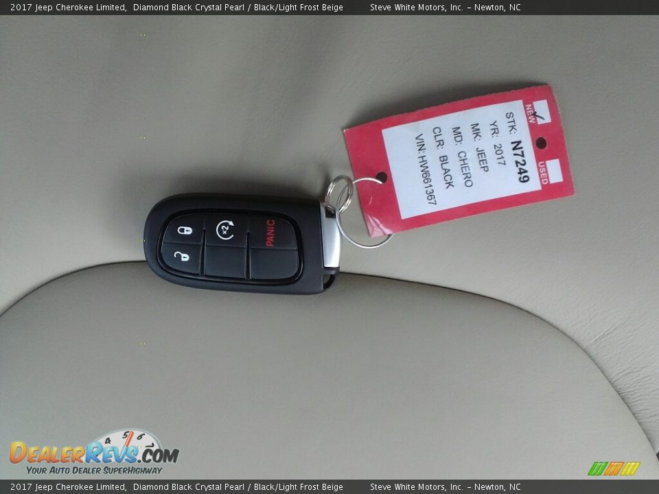 2017 Jeep Cherokee Limited Diamond Black Crystal Pearl / Black/Light Frost Beige Photo #34