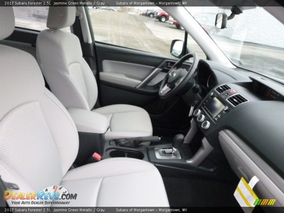 2017 Subaru Forester 2.5i Jasmine Green Metallic / Gray Photo #4
