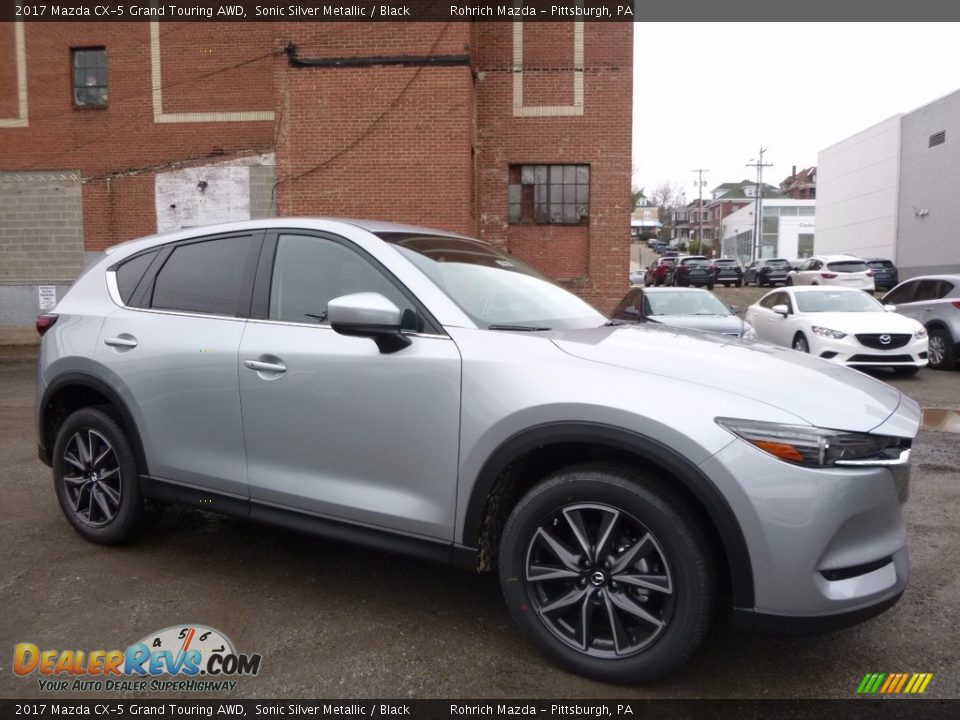 Front 3/4 View of 2017 Mazda CX-5 Grand Touring AWD Photo #1