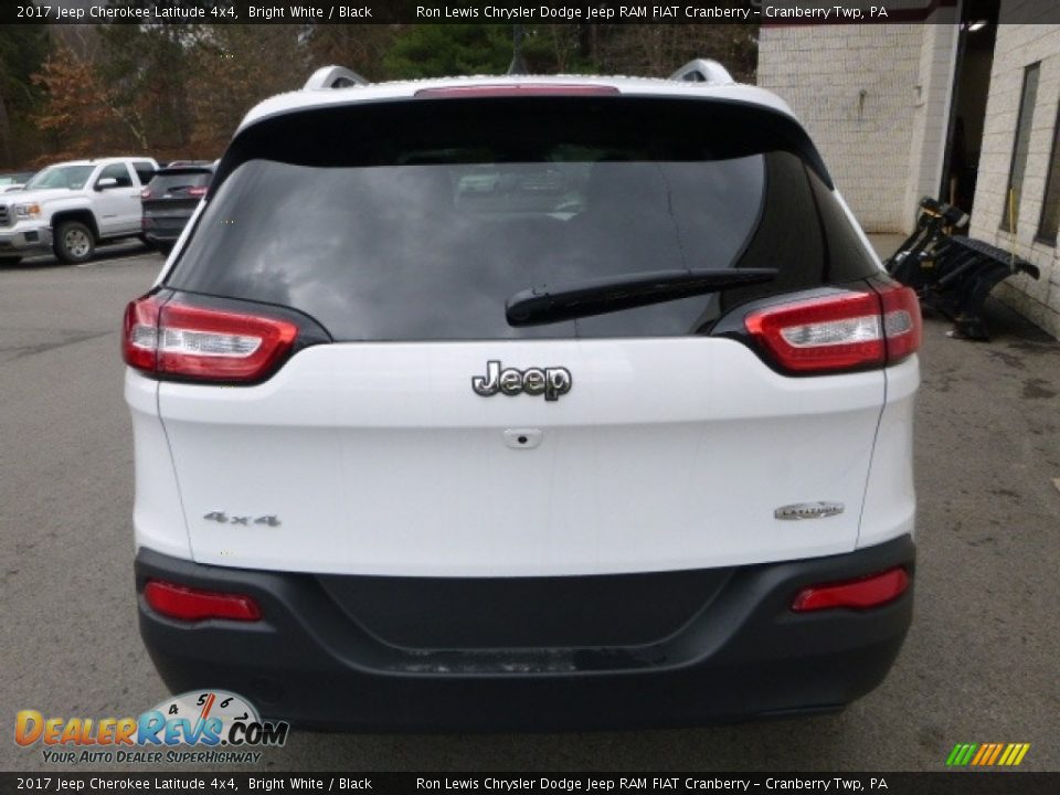 2017 Jeep Cherokee Latitude 4x4 Bright White / Black Photo #4