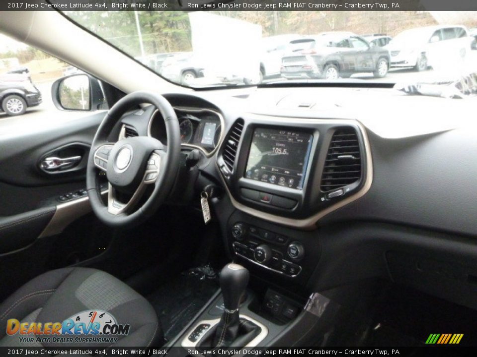 2017 Jeep Cherokee Latitude 4x4 Bright White / Black Photo #9