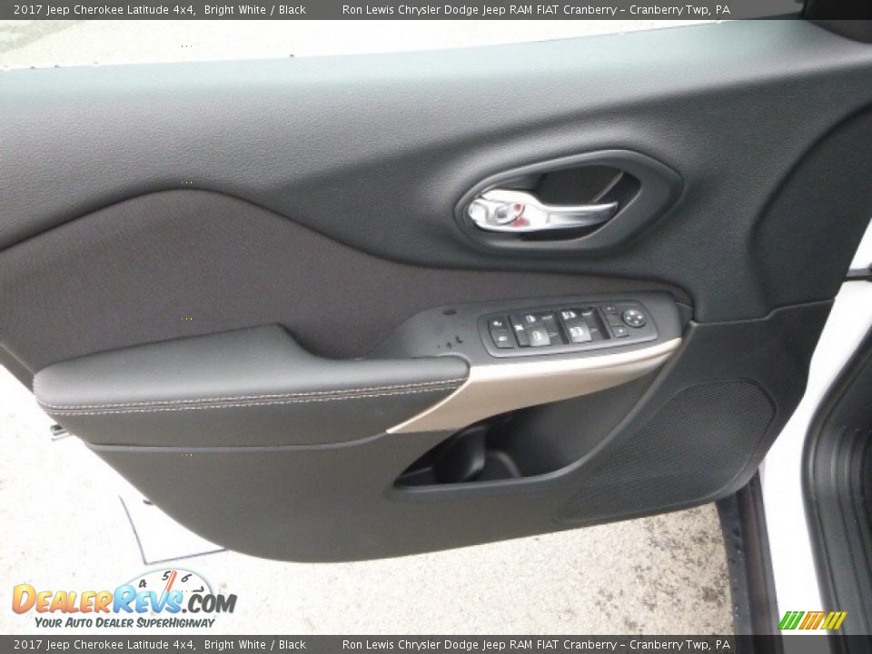 2017 Jeep Cherokee Latitude 4x4 Bright White / Black Photo #13