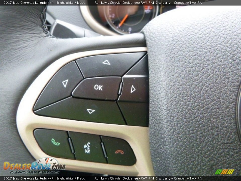 2017 Jeep Cherokee Latitude 4x4 Bright White / Black Photo #19