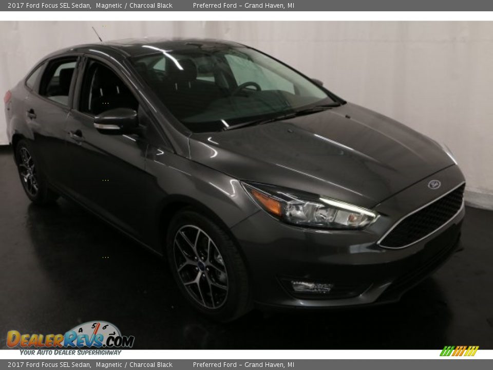 2017 Ford Focus SEL Sedan Magnetic / Charcoal Black Photo #8