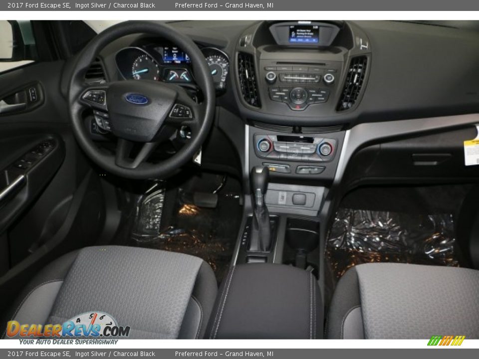 2017 Ford Escape SE Ingot Silver / Charcoal Black Photo #2