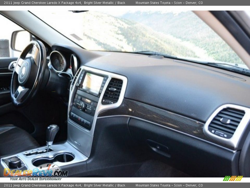 2011 Jeep Grand Cherokee Laredo X Package 4x4 Bright Silver Metallic / Black Photo #17
