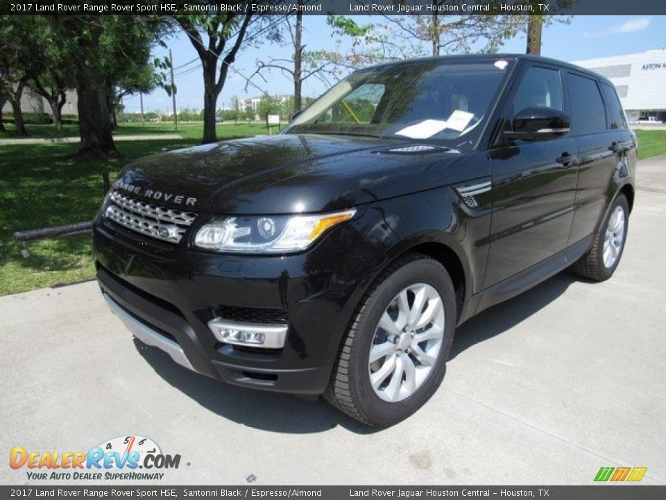Front 3/4 View of 2017 Land Rover Range Rover Sport HSE Photo #10