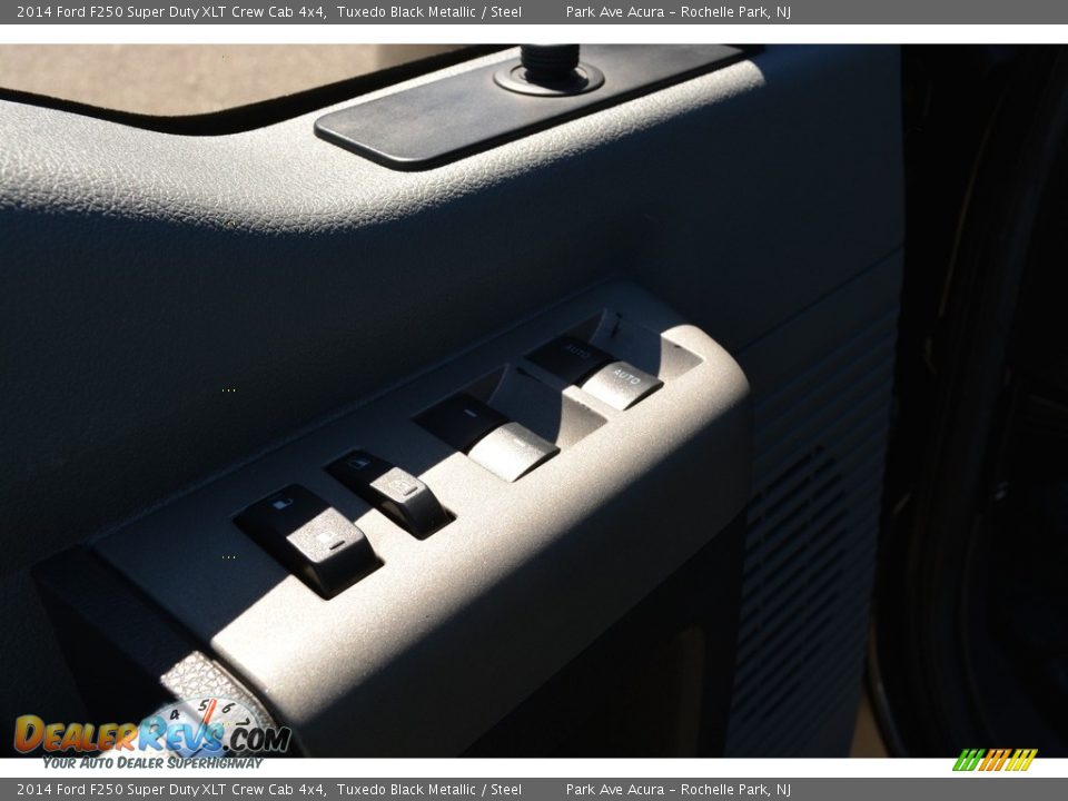 2014 Ford F250 Super Duty XLT Crew Cab 4x4 Tuxedo Black Metallic / Steel Photo #11