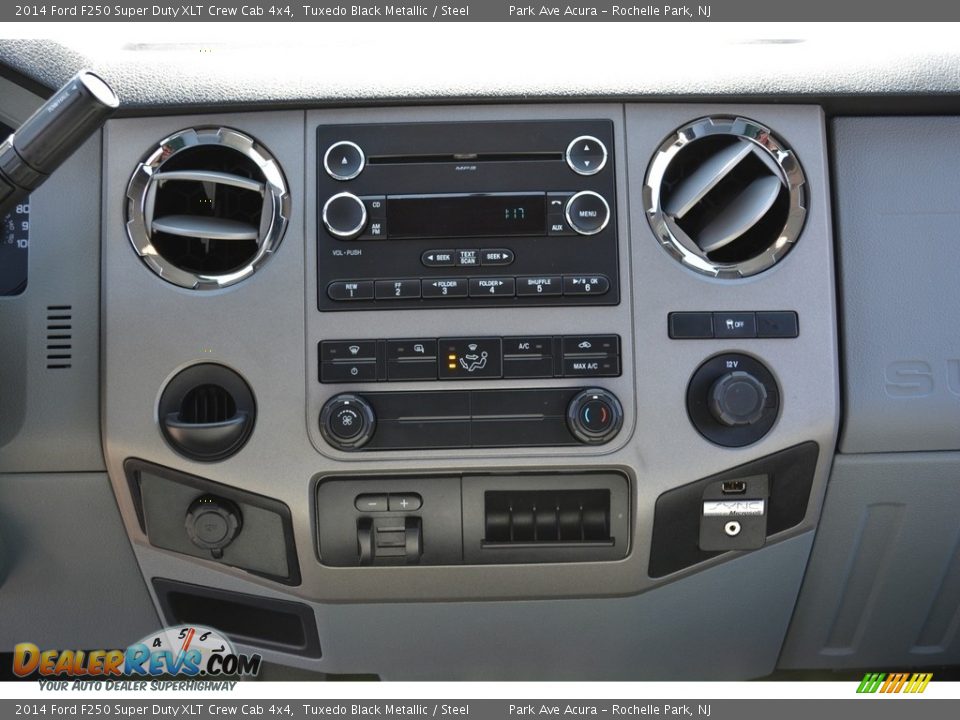 2014 Ford F250 Super Duty XLT Crew Cab 4x4 Tuxedo Black Metallic / Steel Photo #16